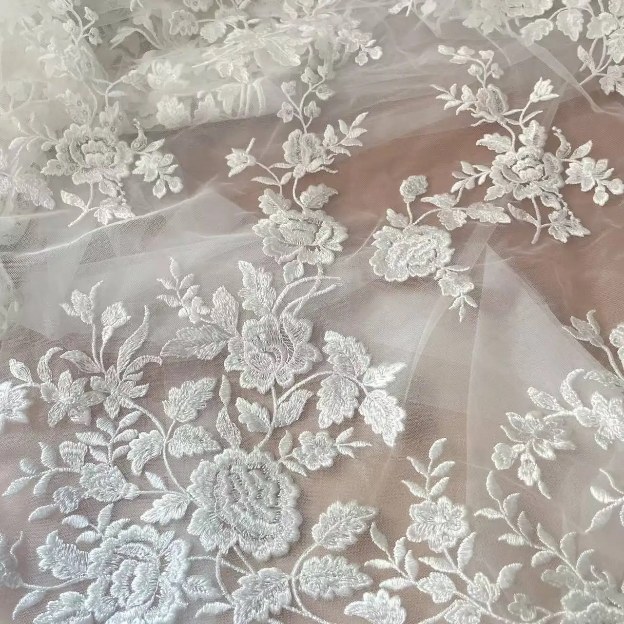 French Embroidered Lace Fabric - Embroidery Flower Pattern 评论和价格